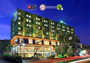 Отель Zest Hotel Sukajadi Bandung  Бандунг